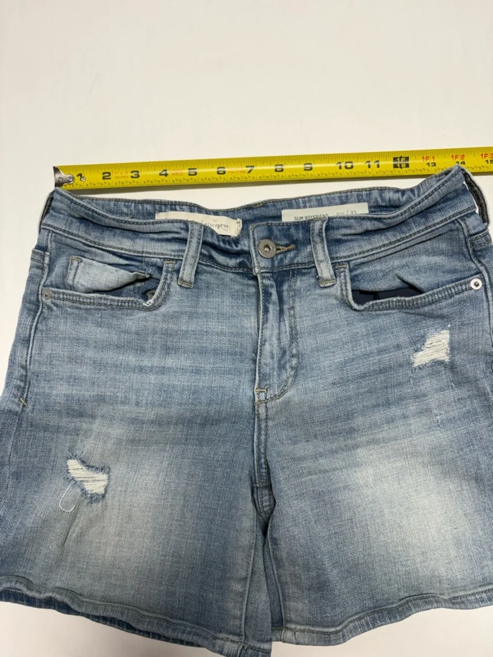 Pilcro Slim Boyfriend Jean Shorts — Anthropologie —
Size 26 - Picture 2 of 8